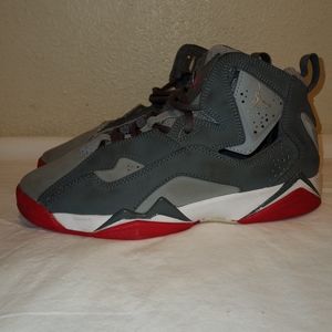 Jordan True Flight GG Kids Size 4y Grey,Pink,Red